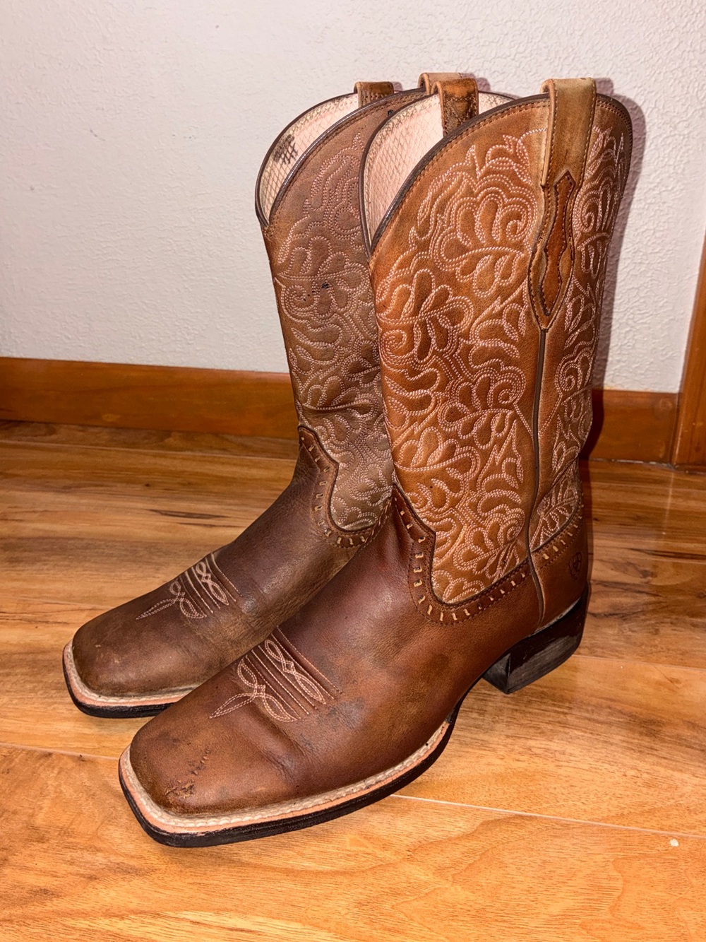 Ariat Women’s Round Up Remuda Western Boots Cowboy Cowgirl, aged tan - size 10 B